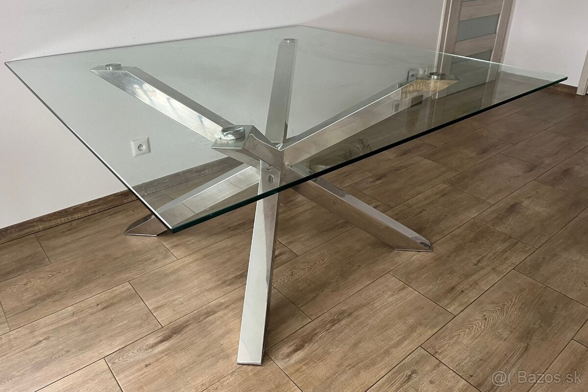 Dizajnovy stol