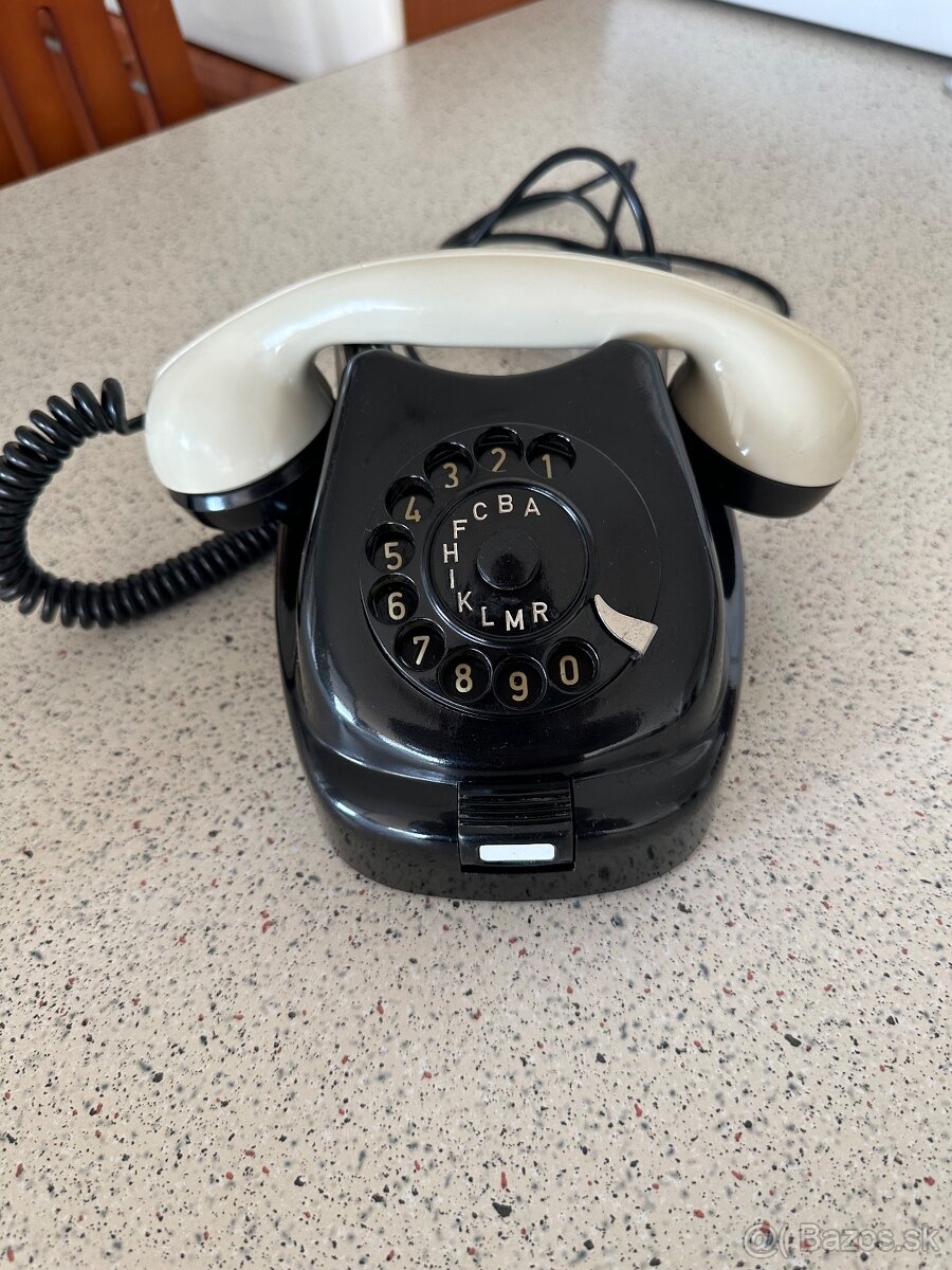 Starozitne telefony Tesla T58