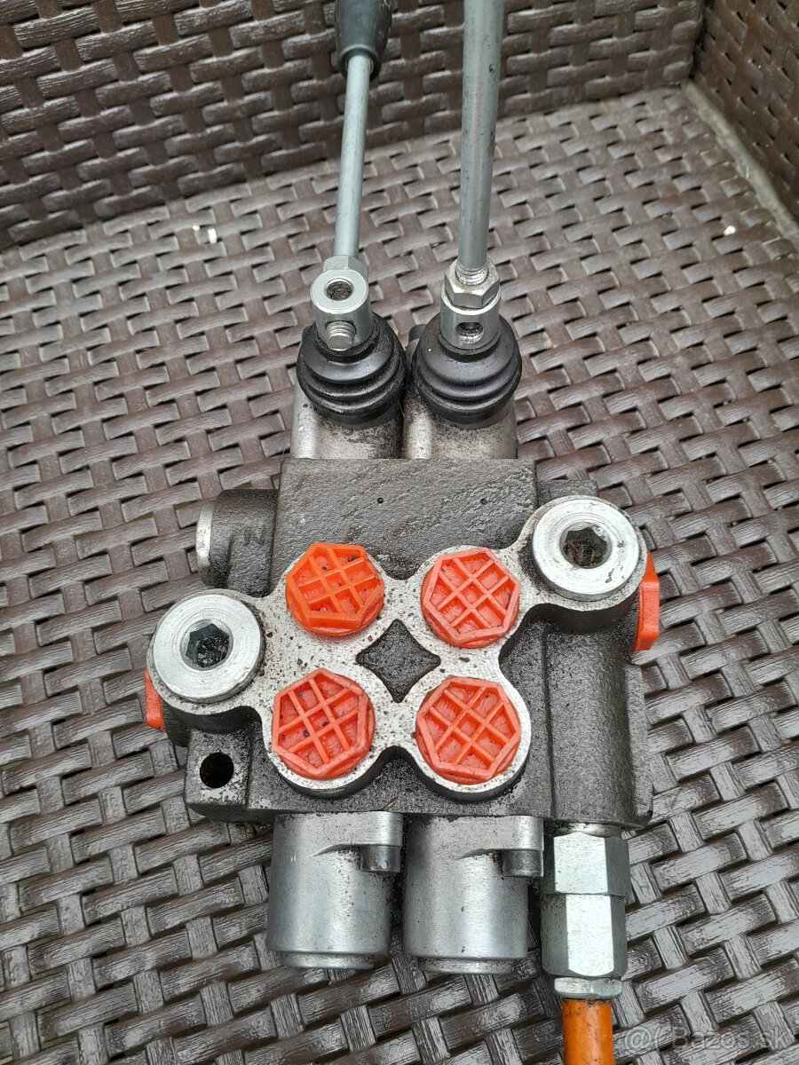 Hydraulický rozvádzač