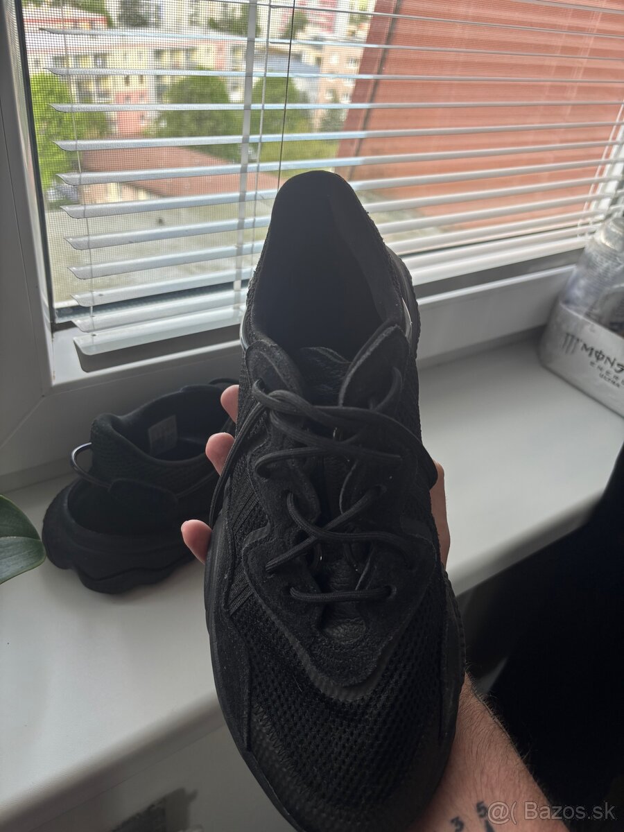 Adidas ozweego black