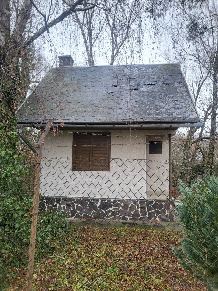 Chata so záhradou
