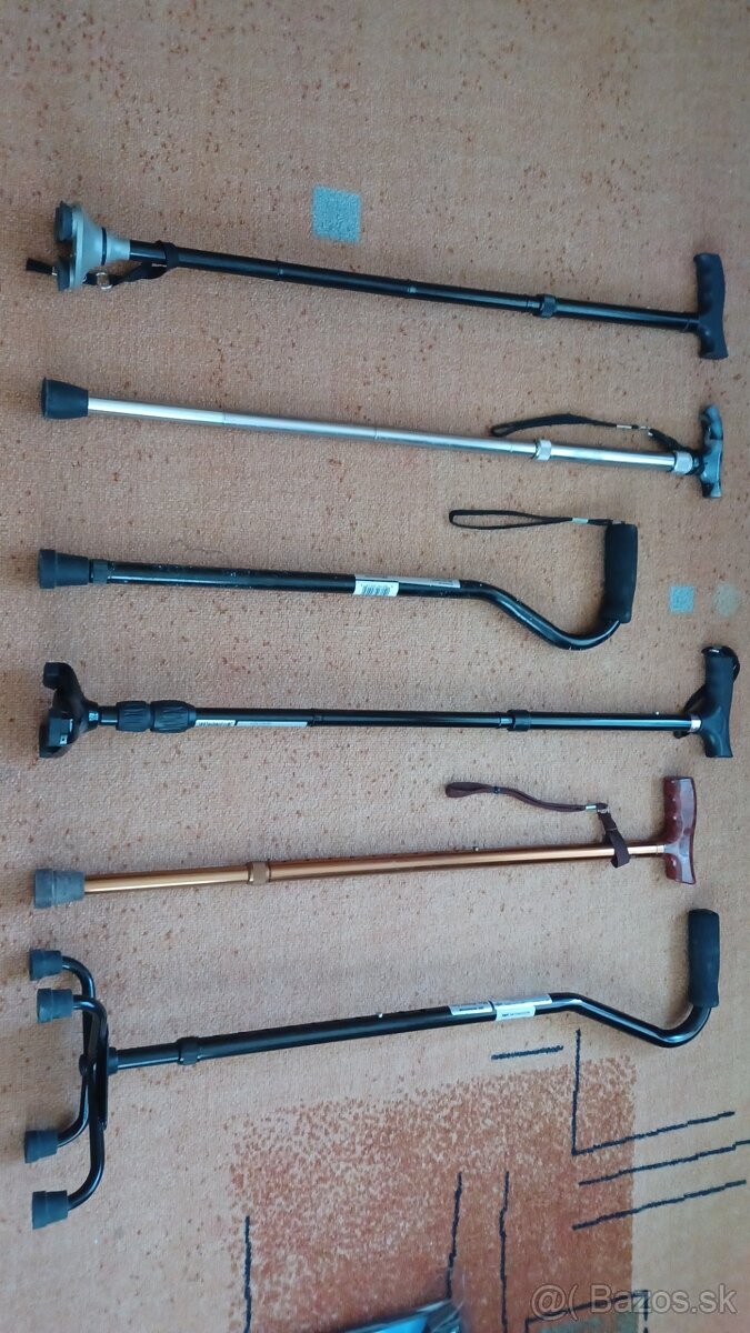 Výškovo nastaviteľné vychádzkové palice