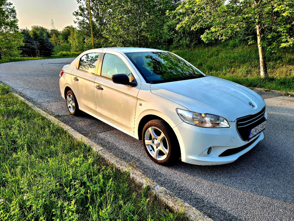 Peugeot 301 1.2vti