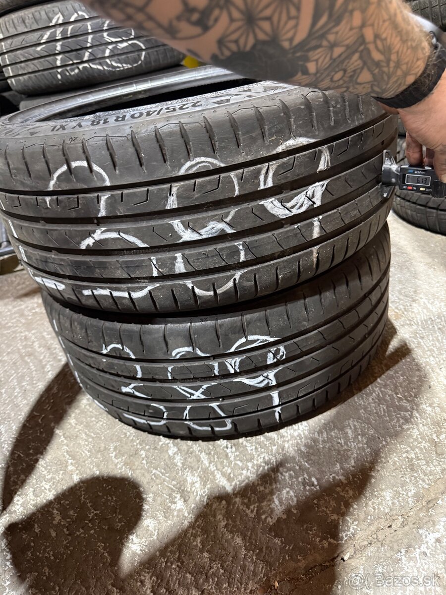 L389 2ks 225/40R18 92Y xl co 23
