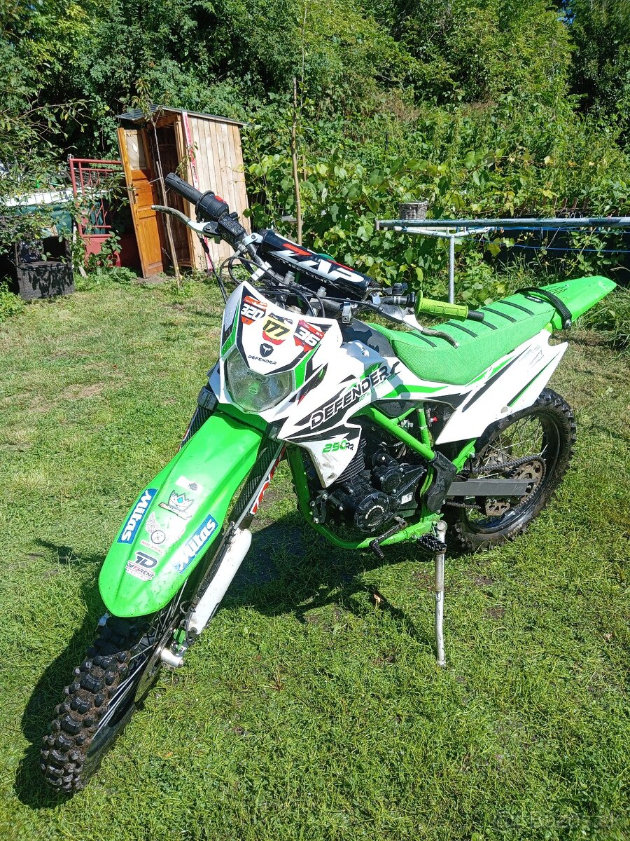 250