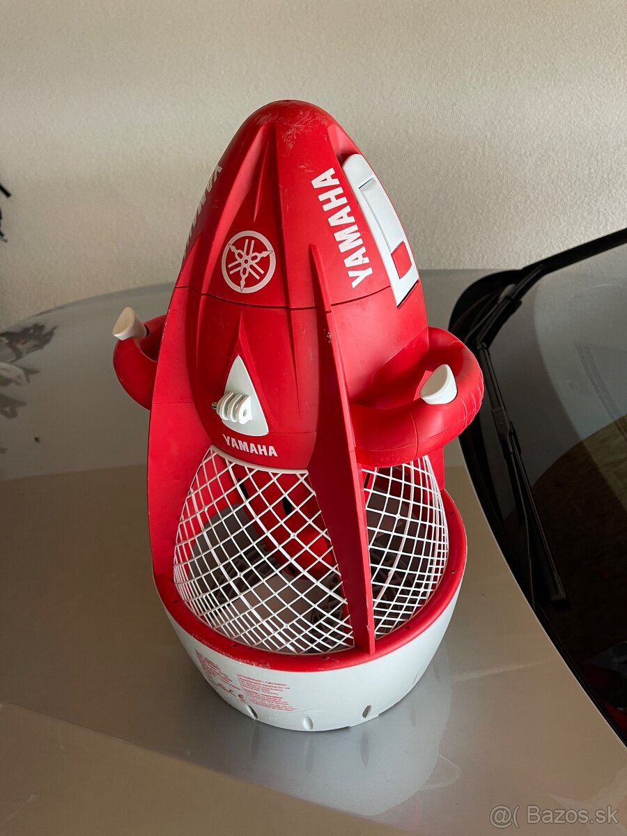 YAMAHA podvodný skuter