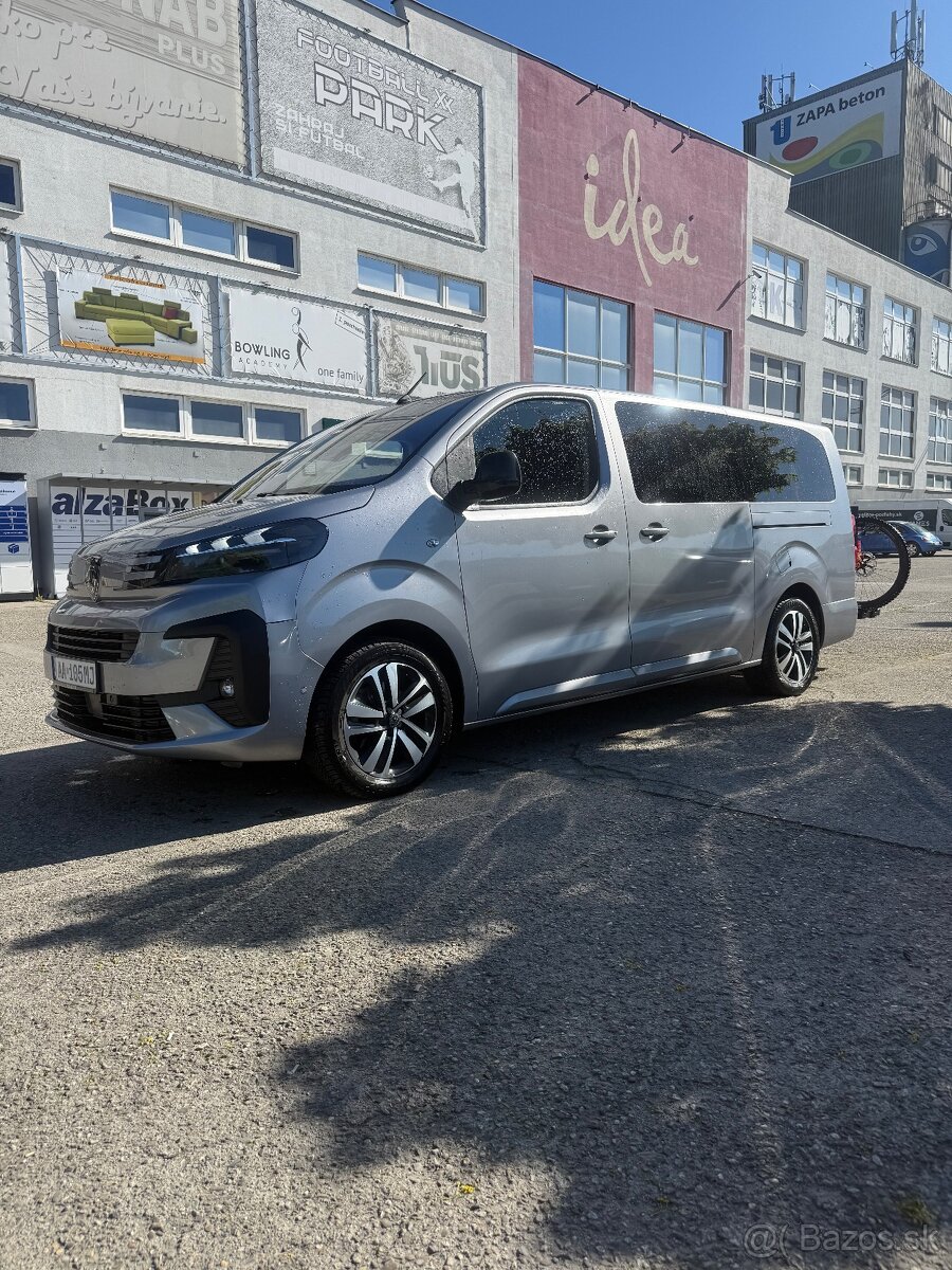 Prenajom 8 miestne auto