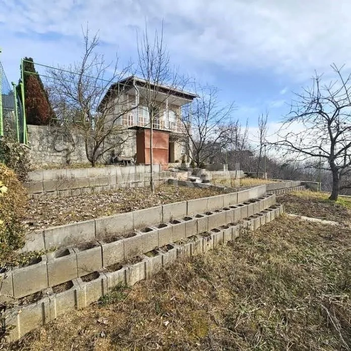 Kavečany lokalita VITALINA murovaná chata s pekným výhľadom