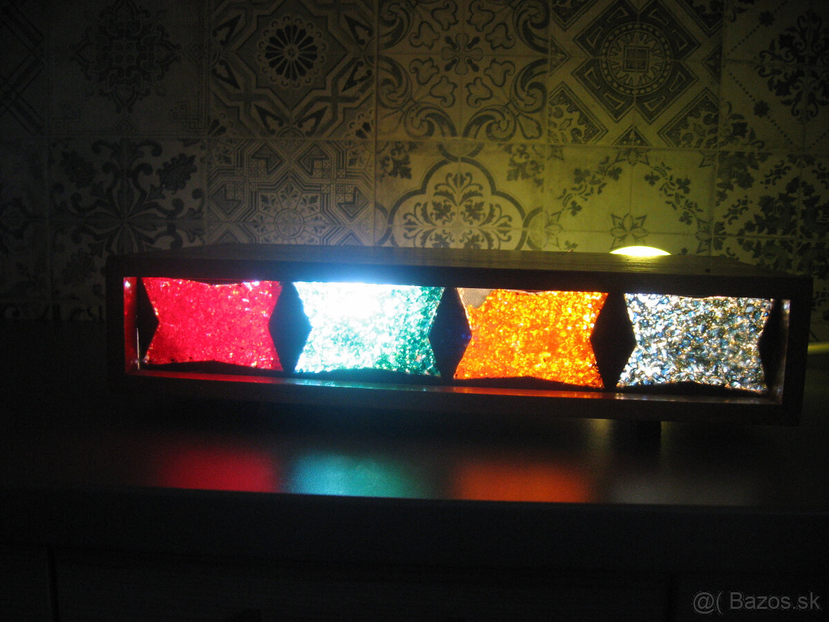 Retro svietiaci panel