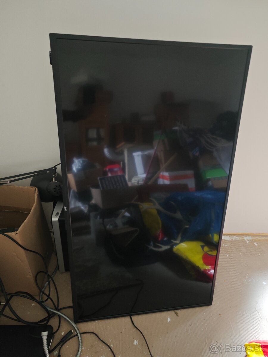 Predám LED 4K Smart tv JVC 50palcov