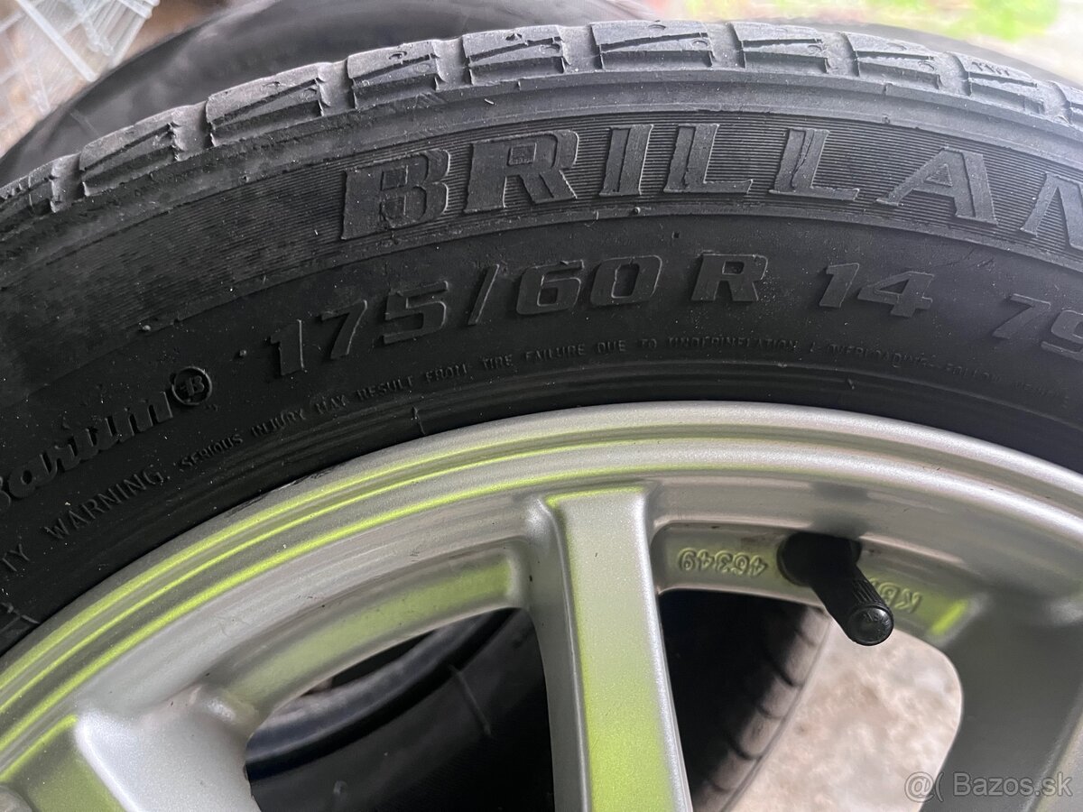 Predam elektrony na Feliciu 4x100