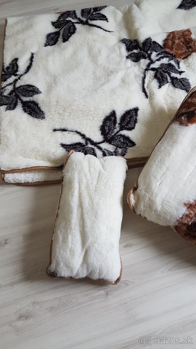 Vankúše a deka z ovčieho rúna