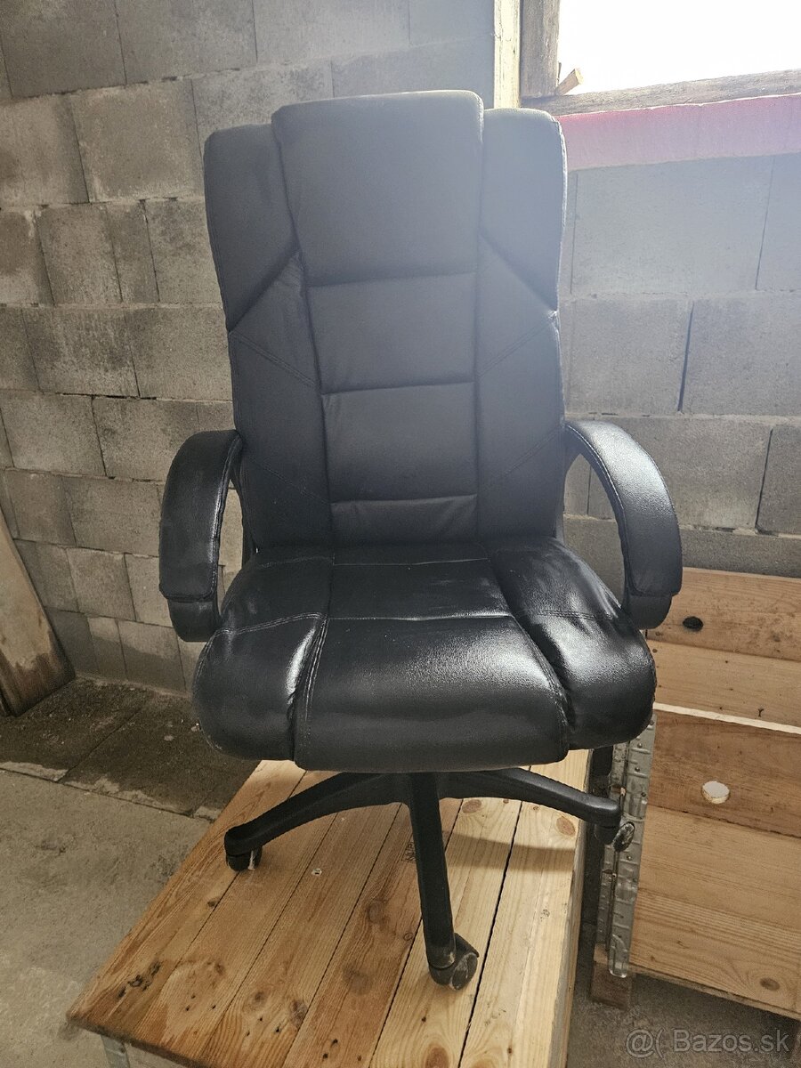 Kancelárske kreslo