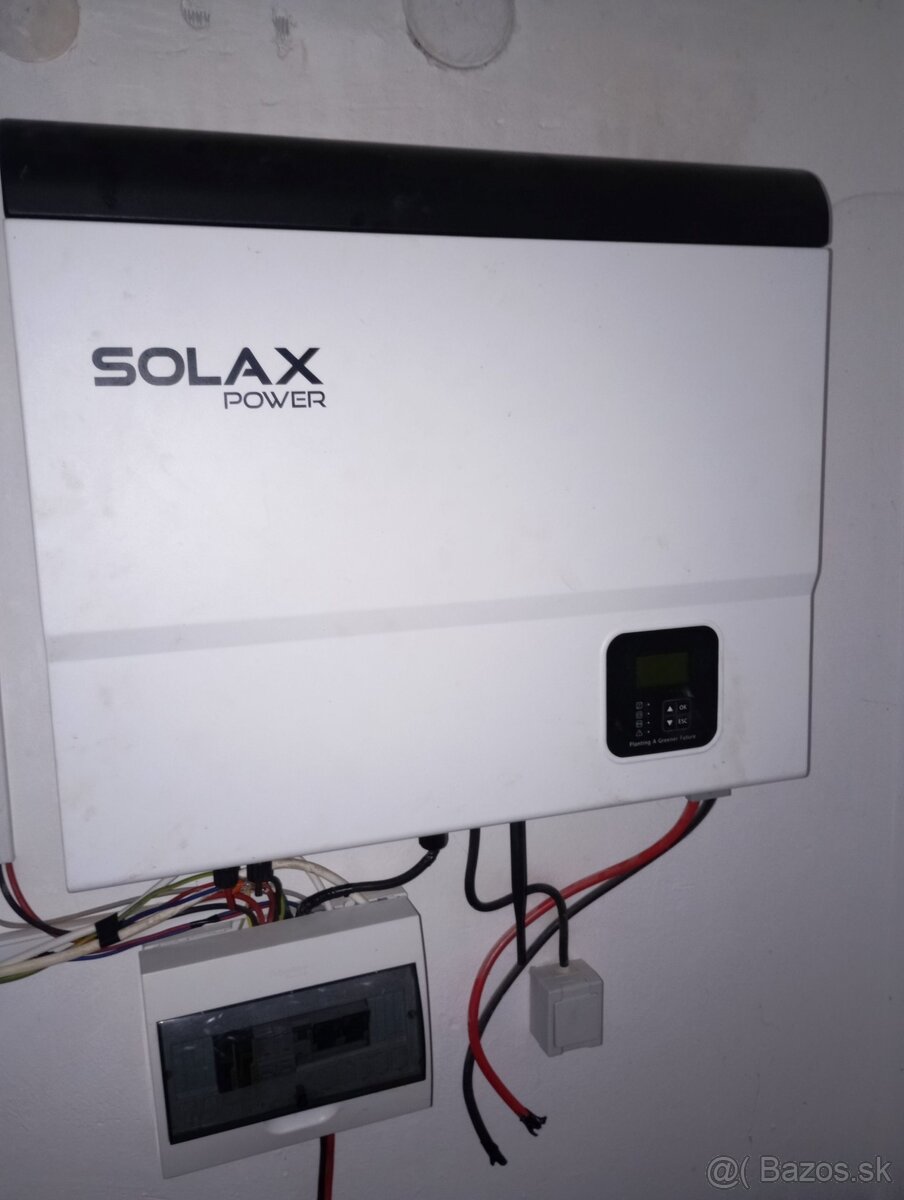 Predám hybridný solárny menič Solax SK-SU3000E