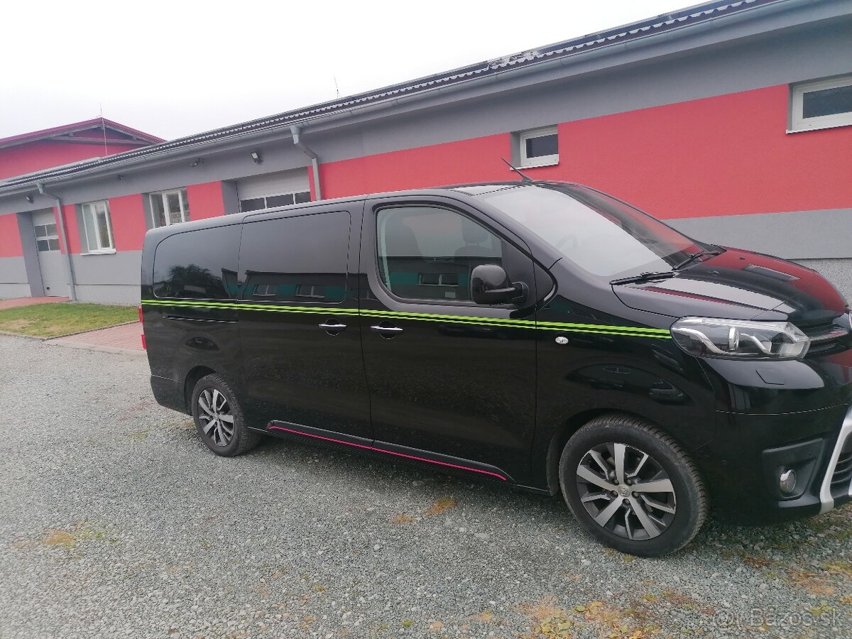 Toyota proace verso family