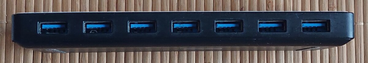 Multi-USB 7x rozbočovač 3.0 + 2x nabíjací 2,4A