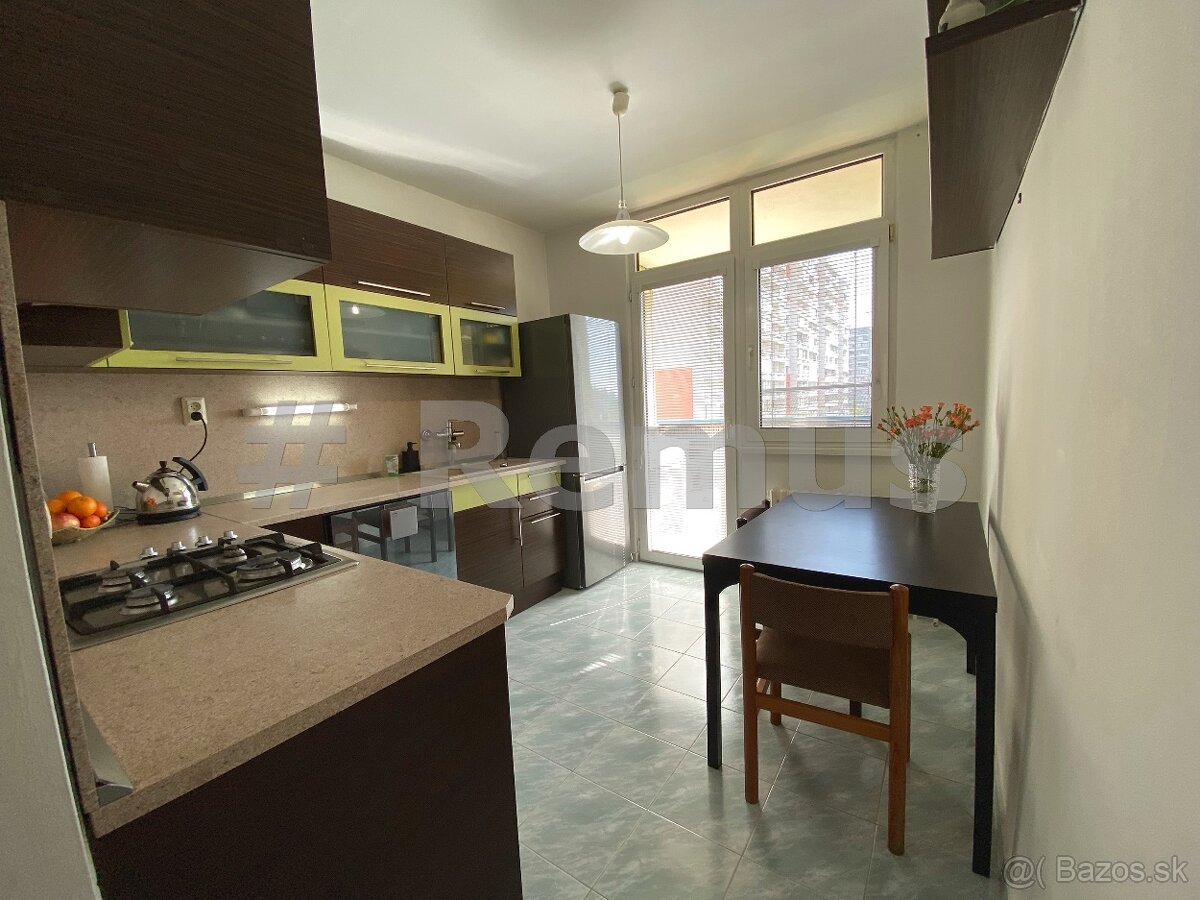 Prenájom 4i byt na Bohrovej ulici, Petržálka, balkon, výťah