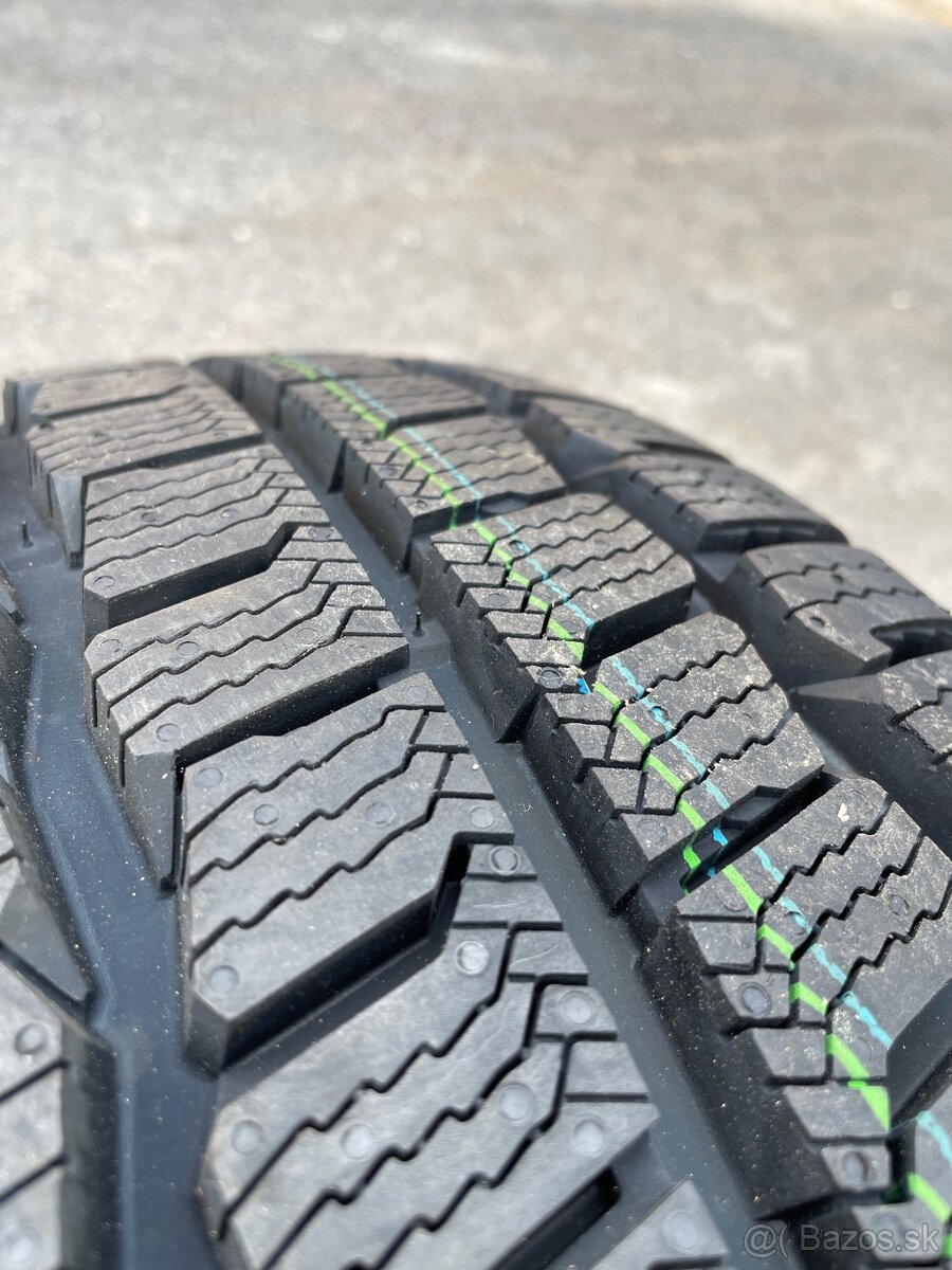 Nové Zimné Kumho Portran CW51 215/65 R16 C 109R