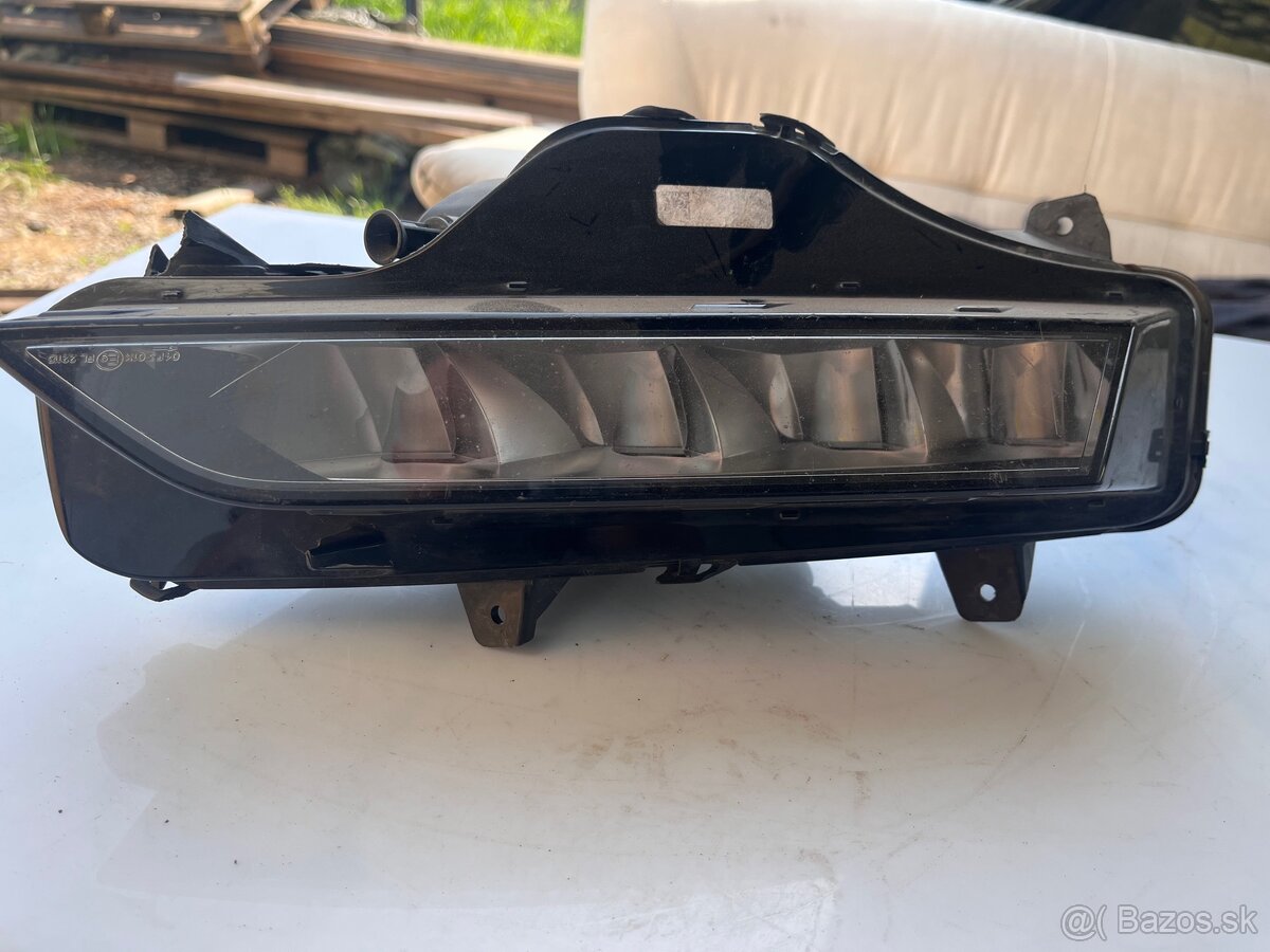 Predná LED prava hmlovka škoda octavia