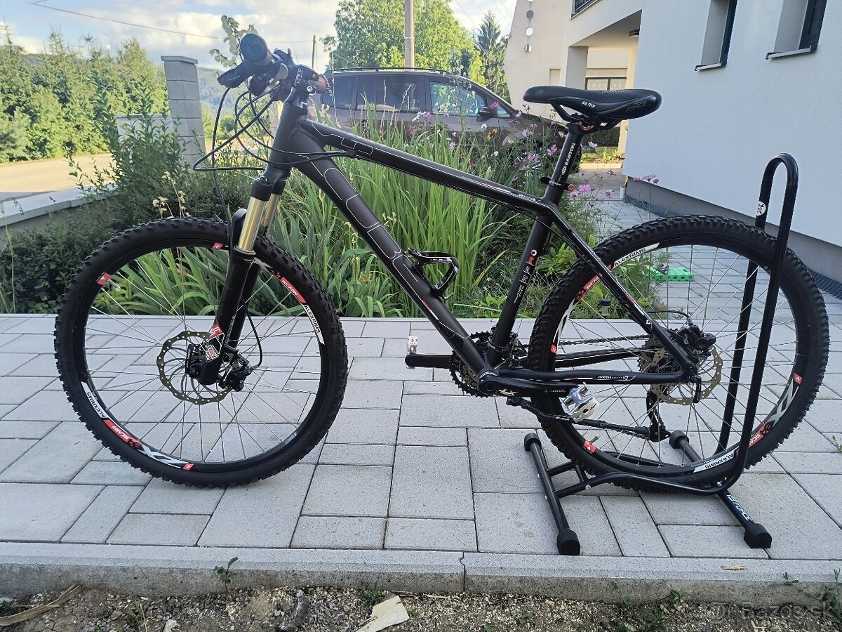 CUBE LTD 18"