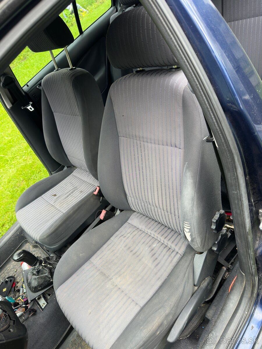 Sedačky Škoda Octavia 1 – predné aj zadné (komplet)