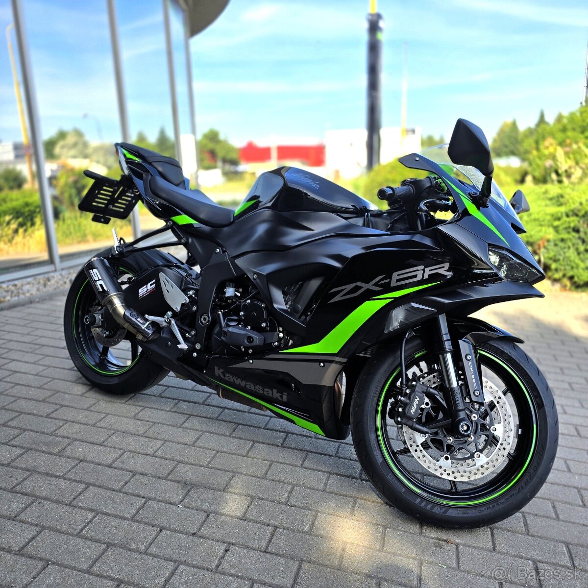 Kawasaki ZX6R čierna 2025 - 3300 km - SC Project výfuk