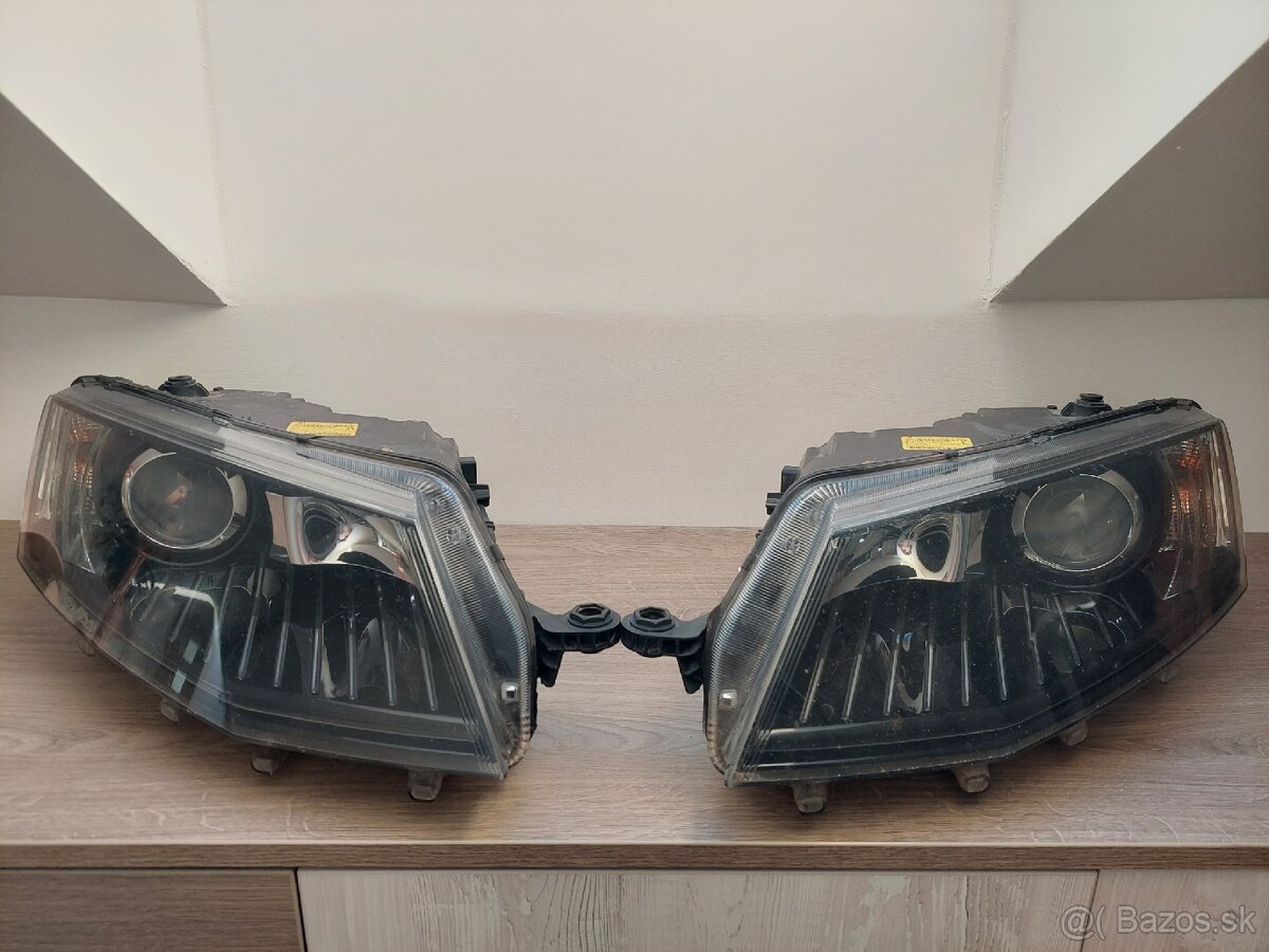 Predám ľavý xenón Skoda Octavia 3 RS