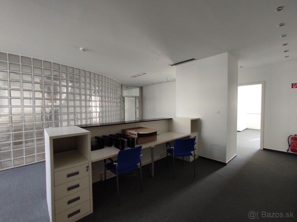 Svetlý kancelársky celok, 330m2, Hurbanovo Námestie/Obchodná