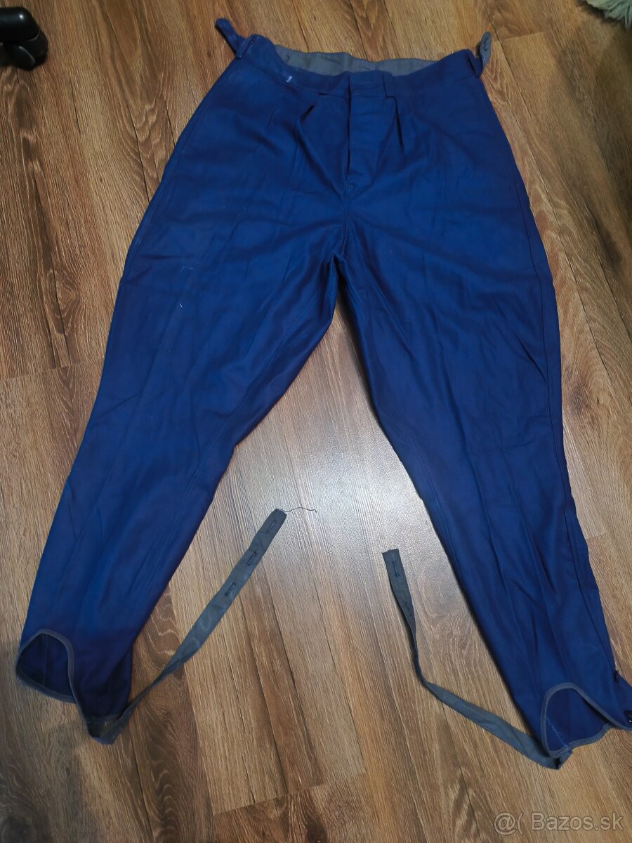 Modré nohavice NKVD  poddôstojník Červenej armády