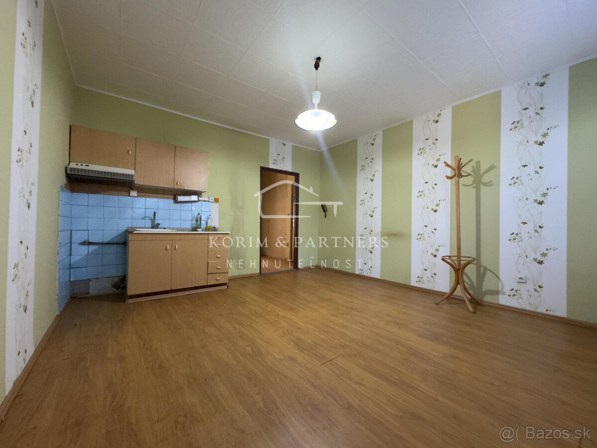 Veľký 1 izbový  byt (46 m2), Vn. Okružná, Komárno