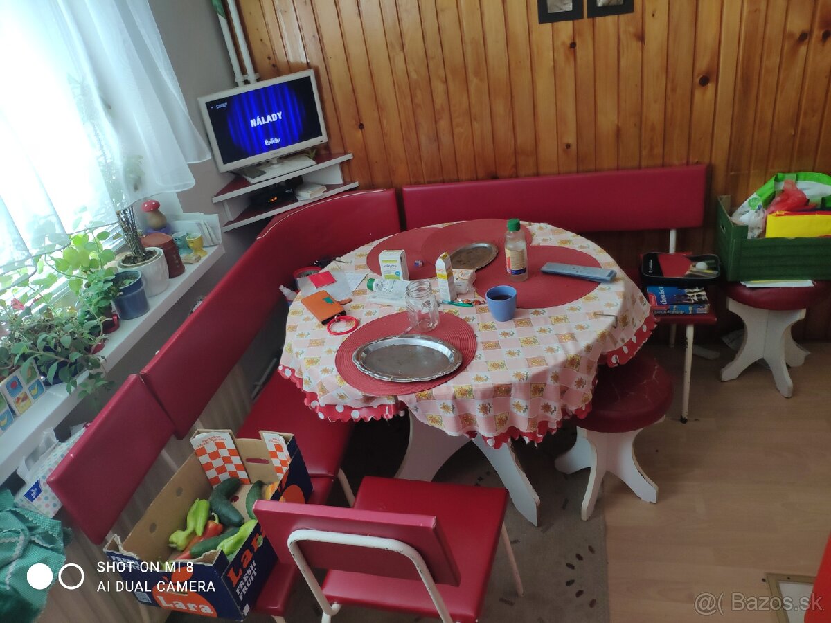 stôl stoličky sporák rohová lavica, taburetky,digestor
