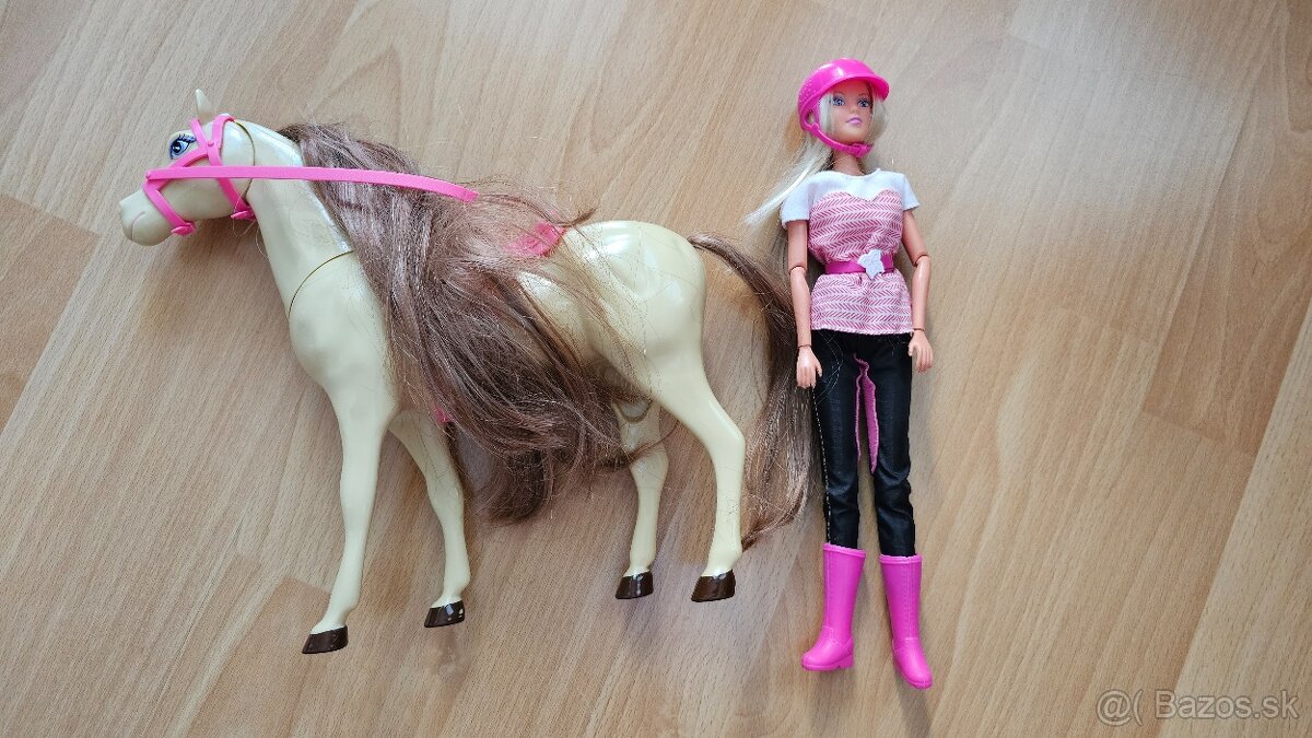 Barbie jazdkyňa s koníkom