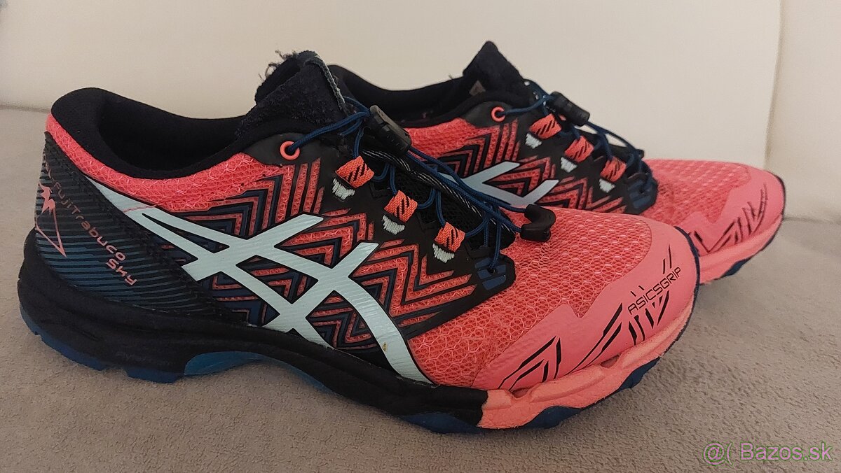 Dámske bežecké topánky Asics GEL-FujiTrabuco SKY, veľkosť 38