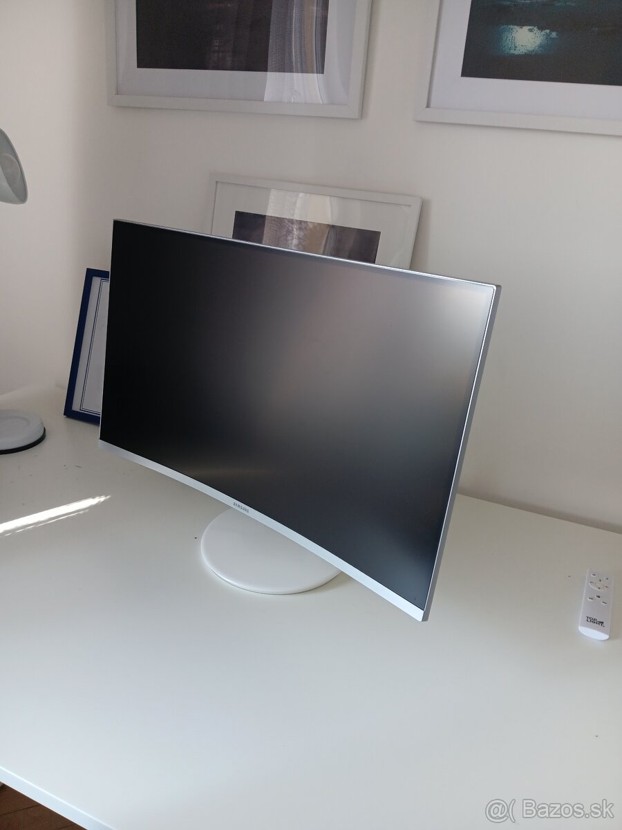 Monitor Samsung zakrivený
