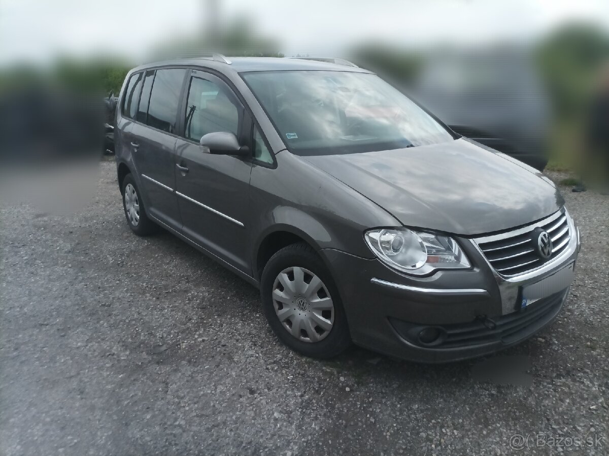 Rozpredám na ND Volkswagen Touran 2.0 benzín CNG