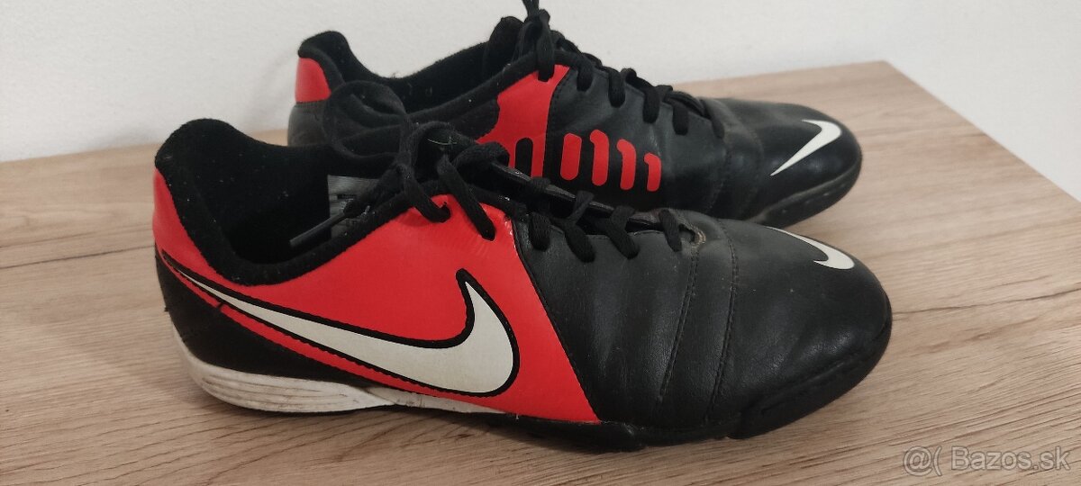Športová obuv halovky veľkosť 38,5 značka Nike