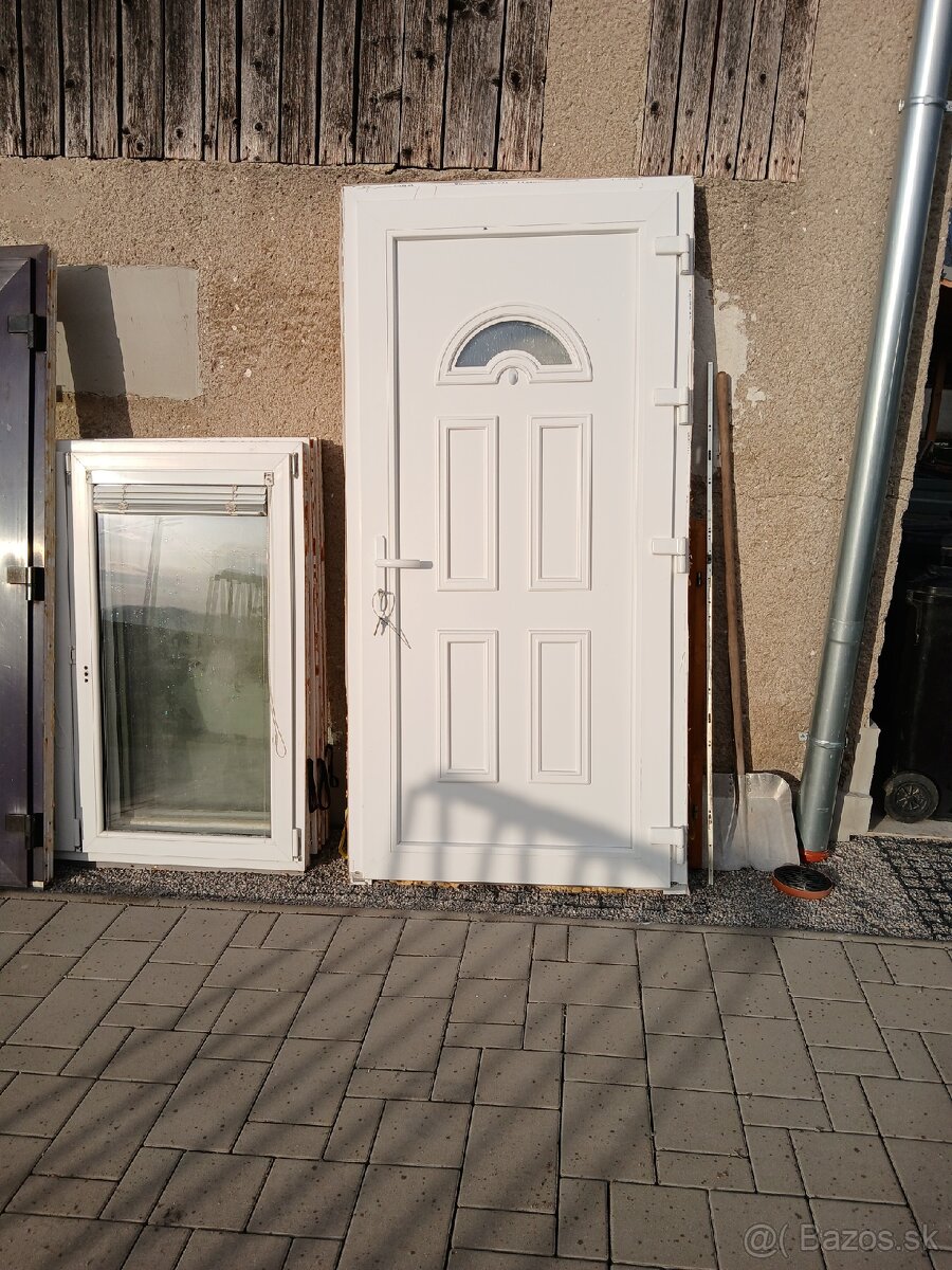 Predám plastové dvere 1100 x 2250 mm
