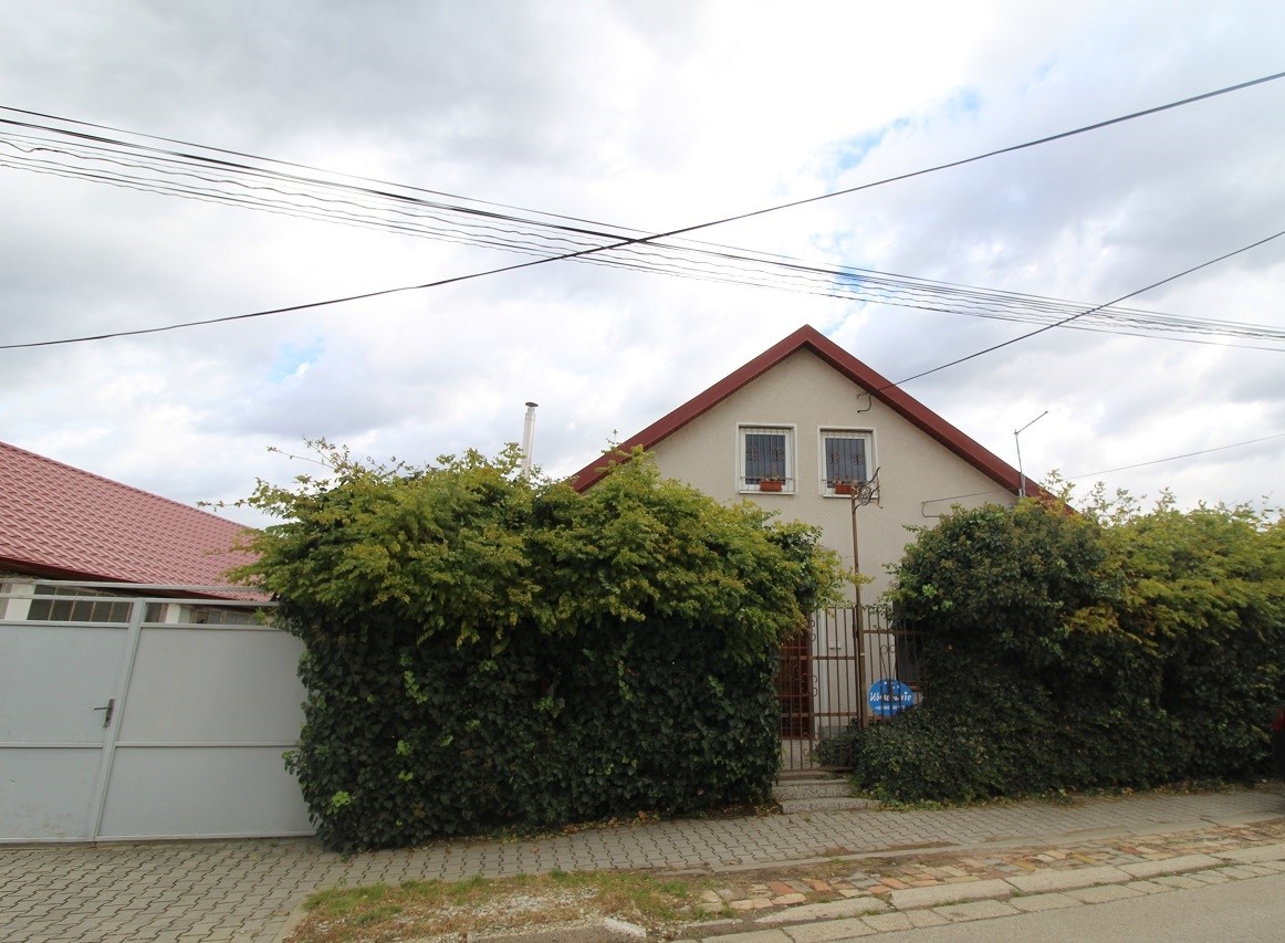 EXKLUZÍVNY 12 IZBOVÝ RODINNÝ DOM – IDEÁLNY PRE REKREÁCIU