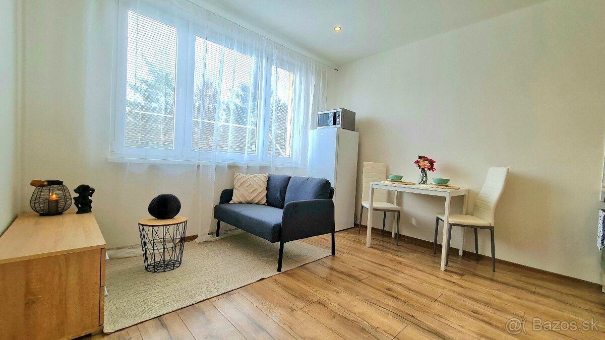 Prenájom, 1. izbový byt, 38 m², Morovnianska c., Handlová