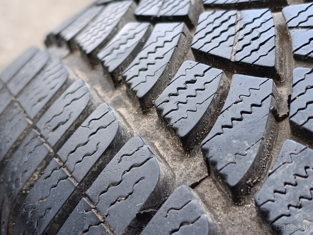 Zimné pneumatiky 225/55R17 Dunlop Sport 3D