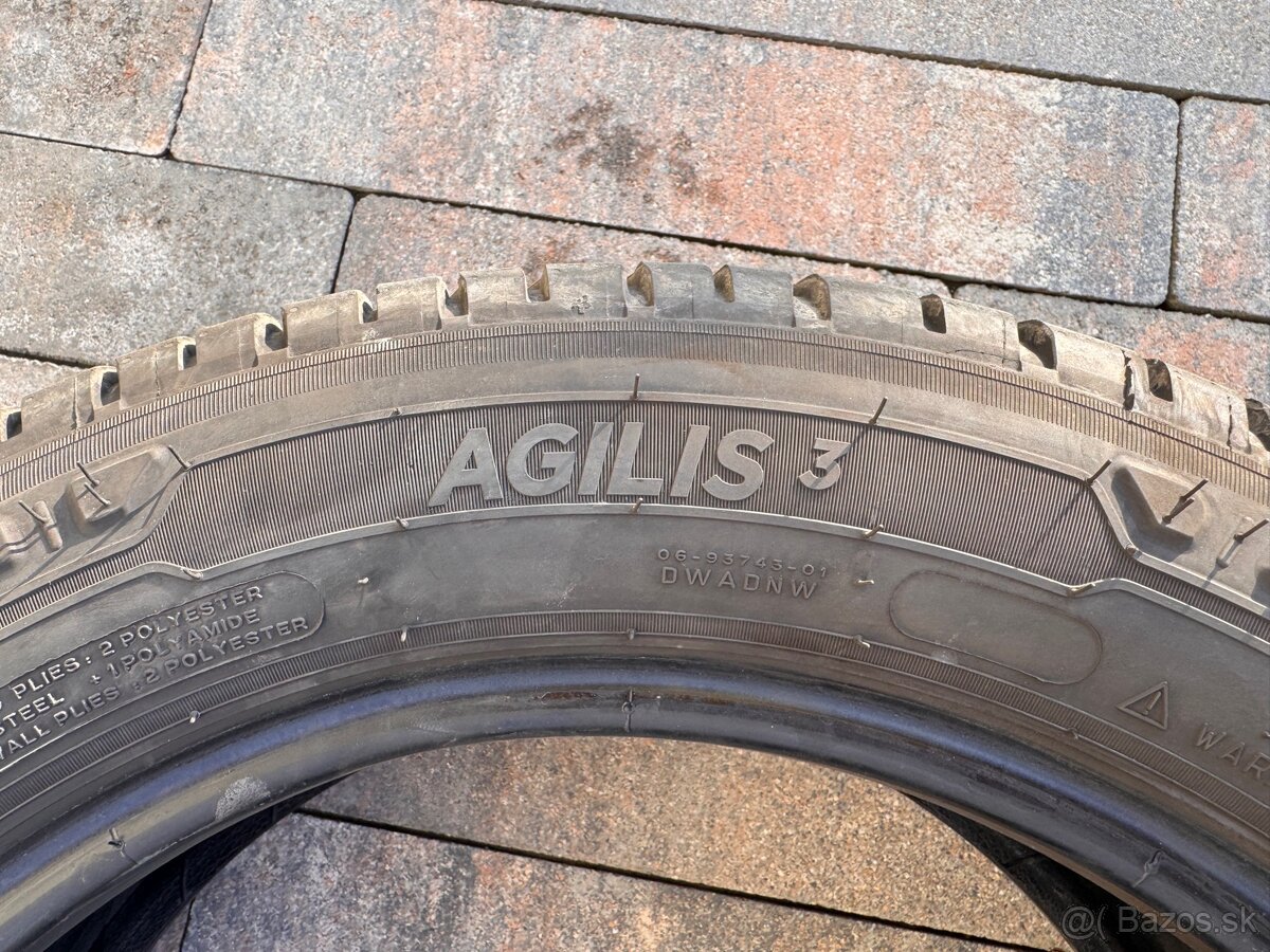Michelin AGILIS 3 - 215/60/R17 C (109T / 104H)
