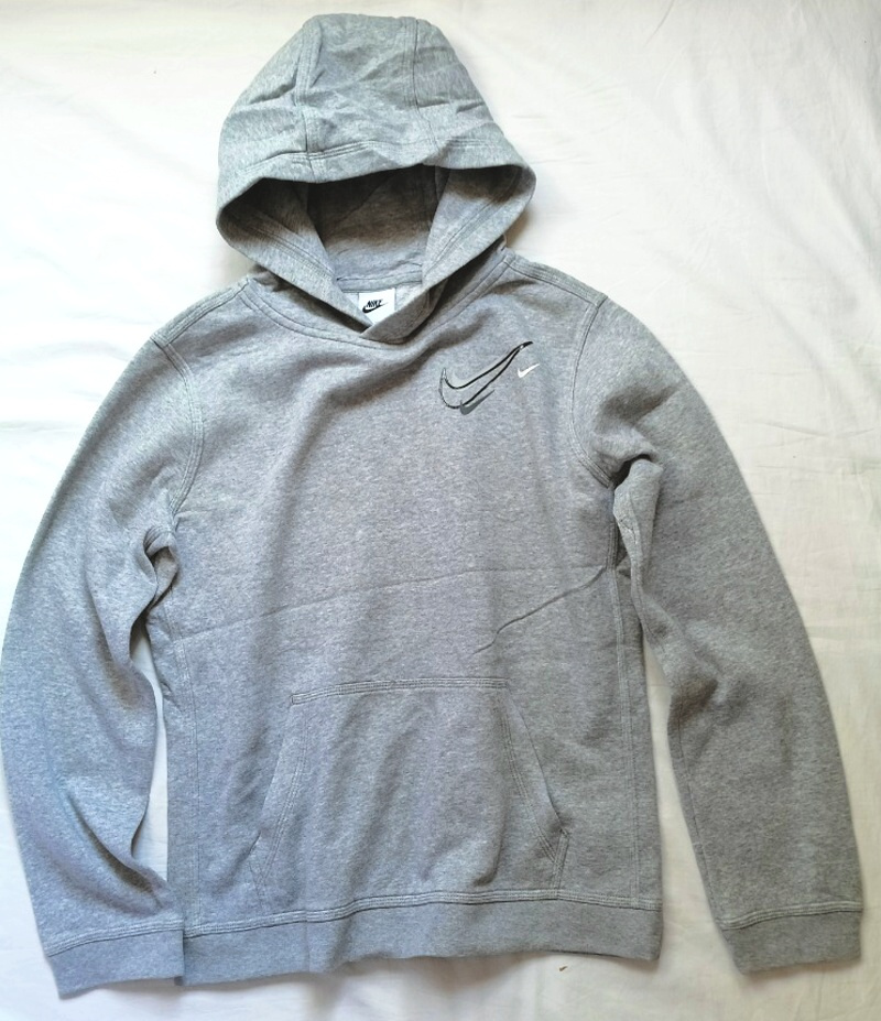 SIVÁ MIKINA – NIKE – veľ. S/36