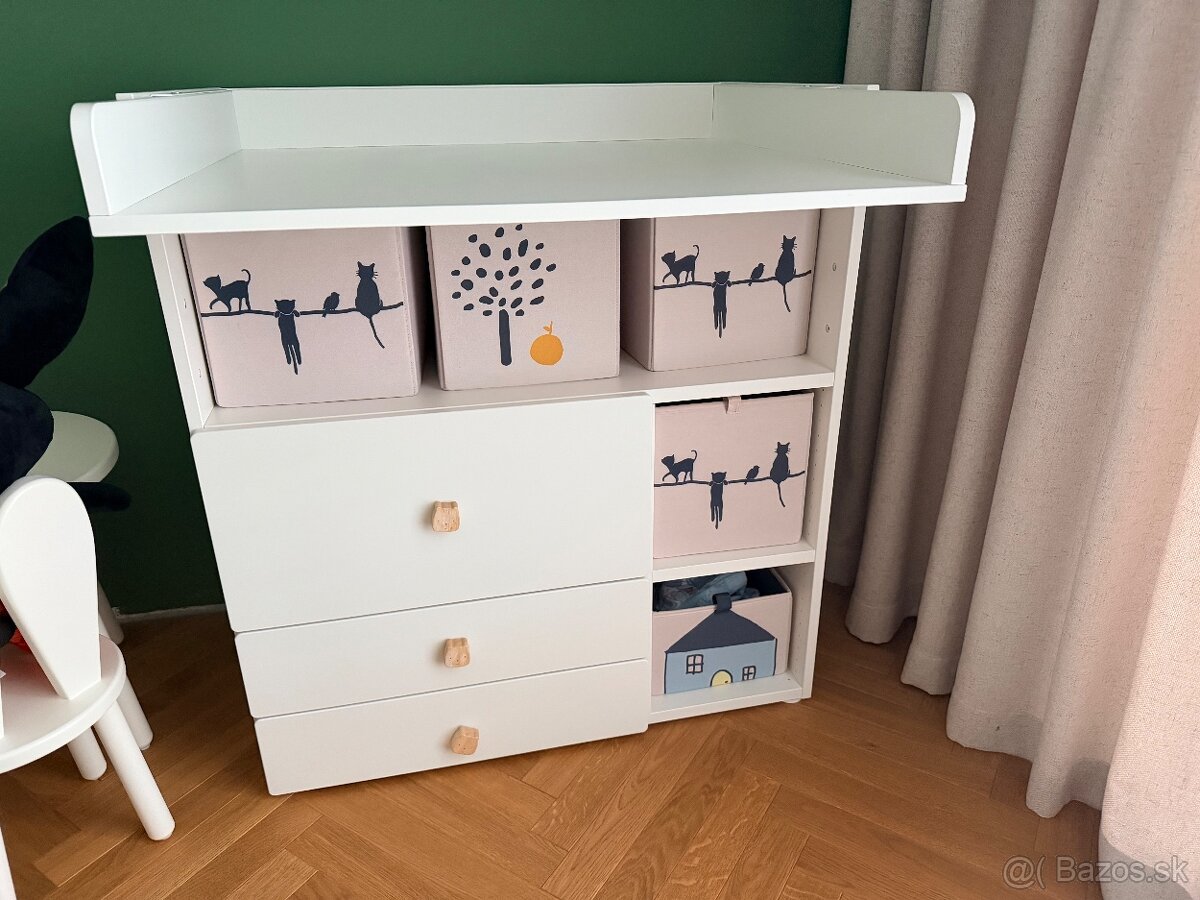 Prebalovací pult / komoda