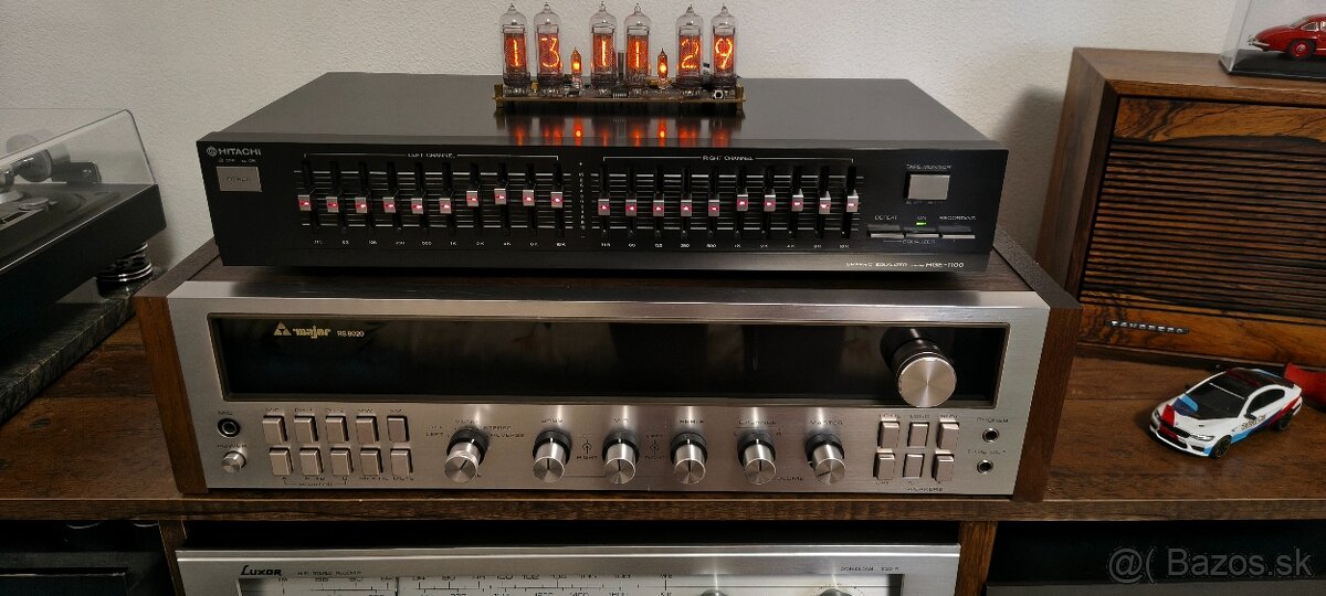 Equalizer Hitachi 10 pásmový