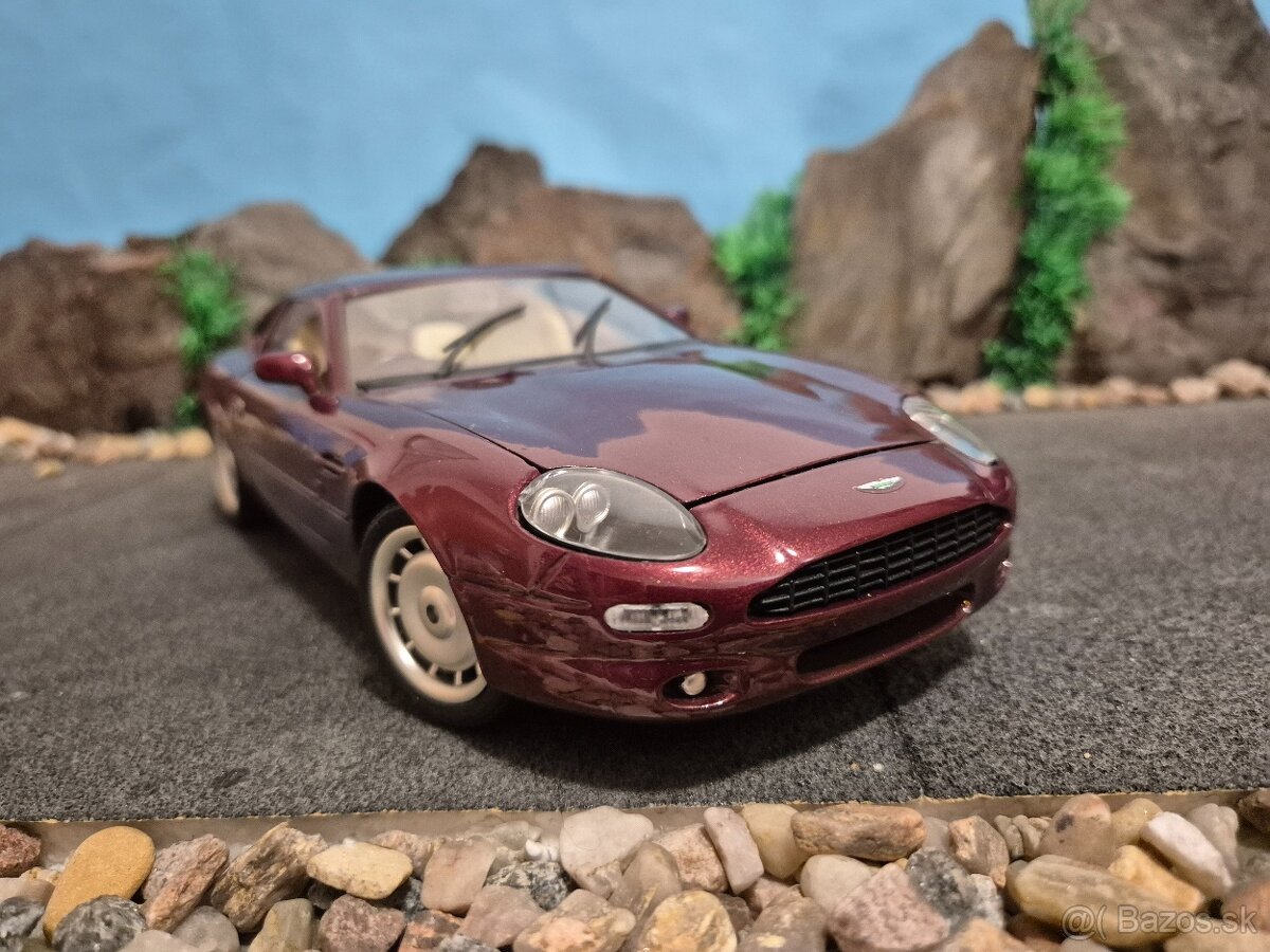 Prodám model 1:18 Aston Martin DB7