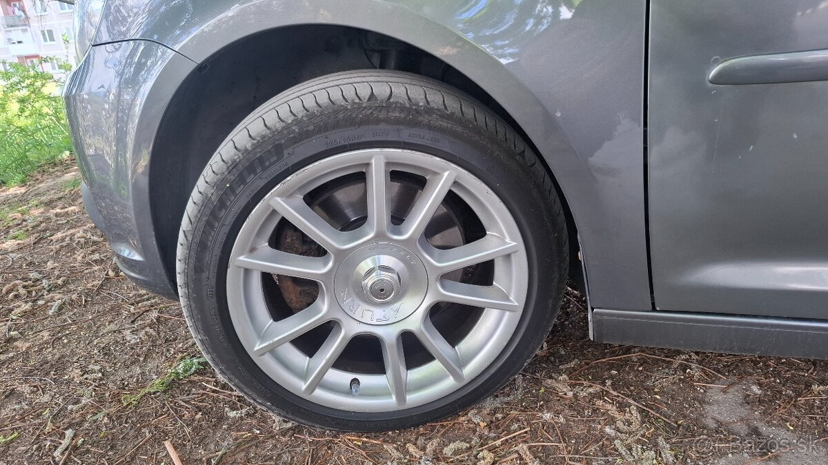 Predam Wollkswagen Touran 2.0 TDI 7 miestny