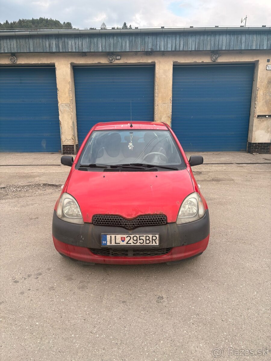 Toyota Yaris 5Dverová 1,0/50kw R.V. 2002