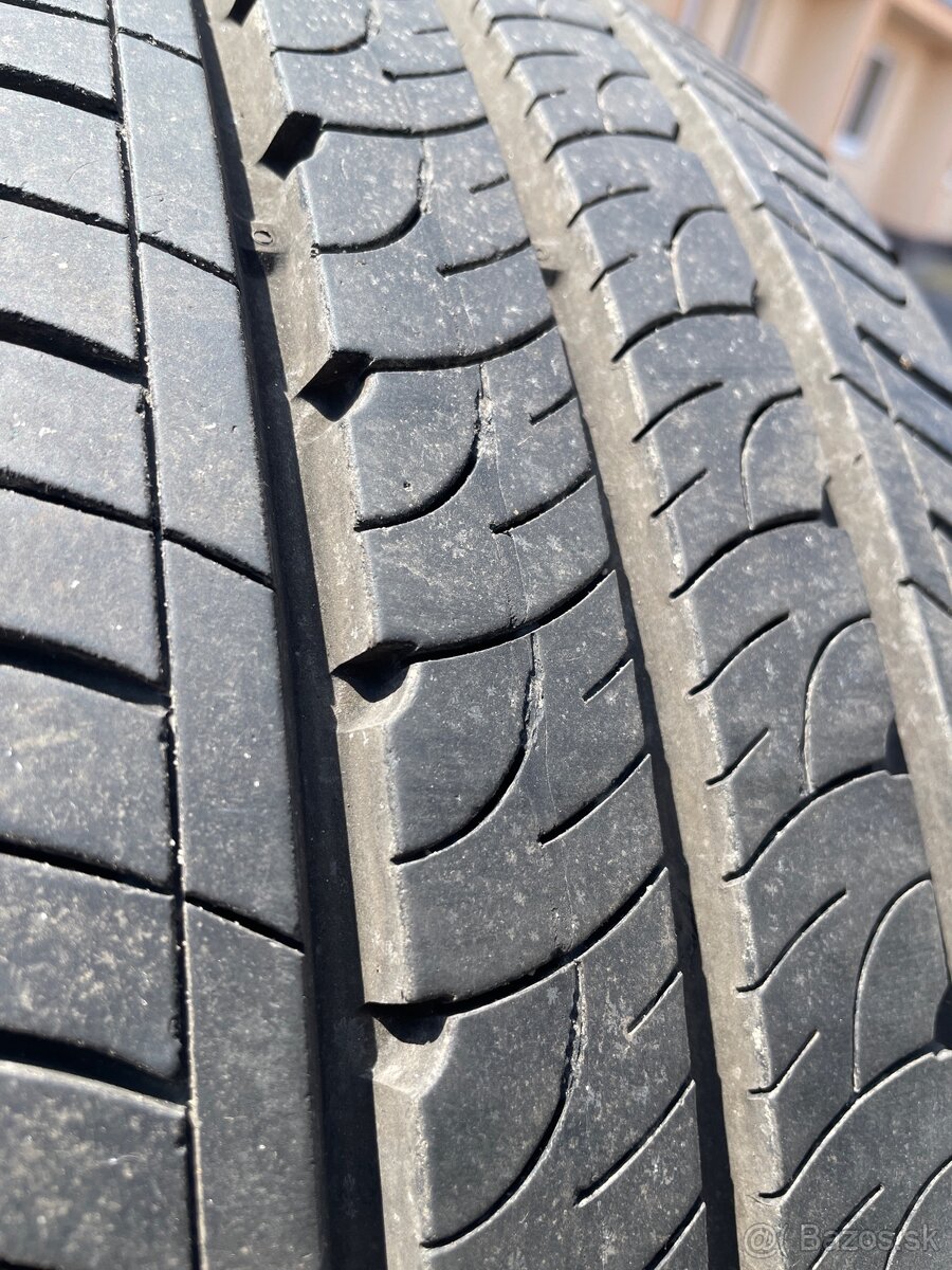 Letné Goodyear Efficient grip Cargo 215/65 R16 C 109/107T