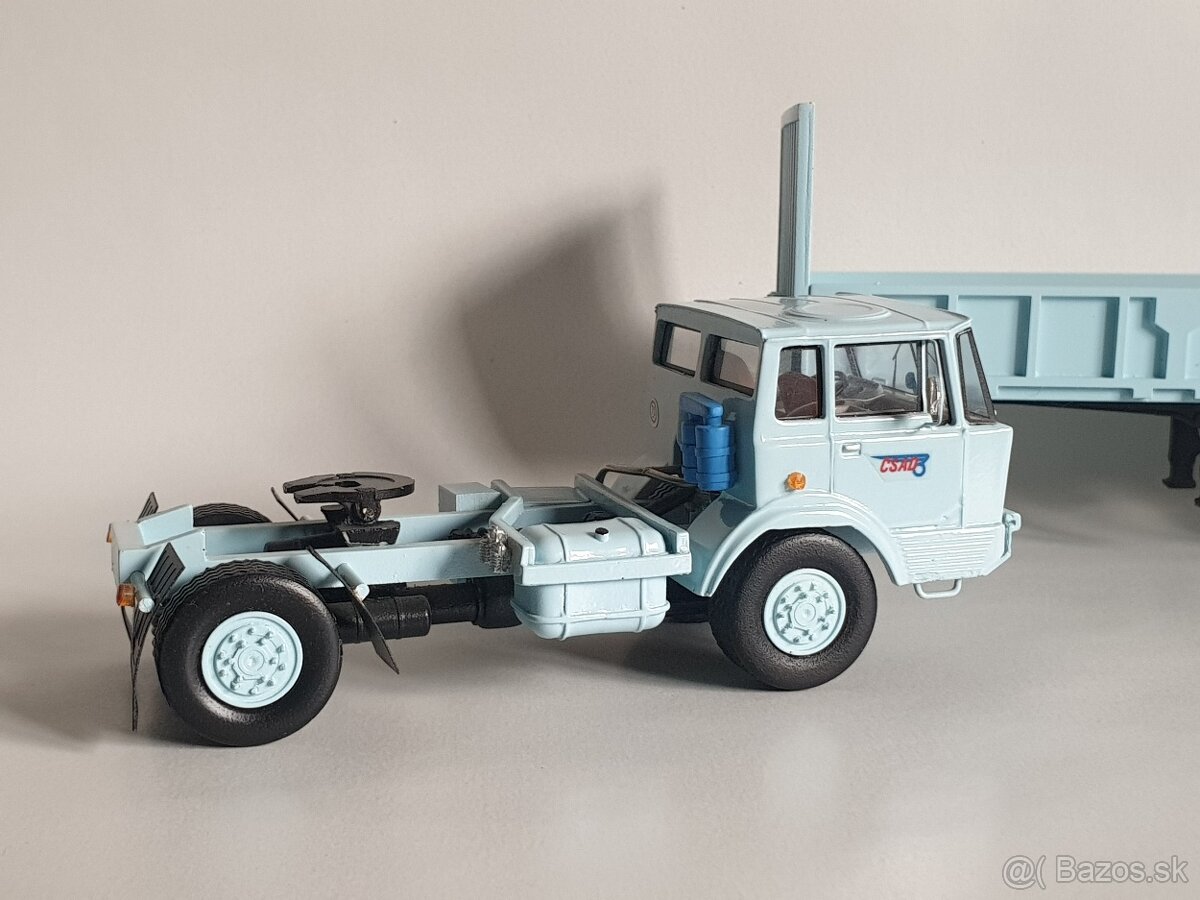 Tatra 813 1:43