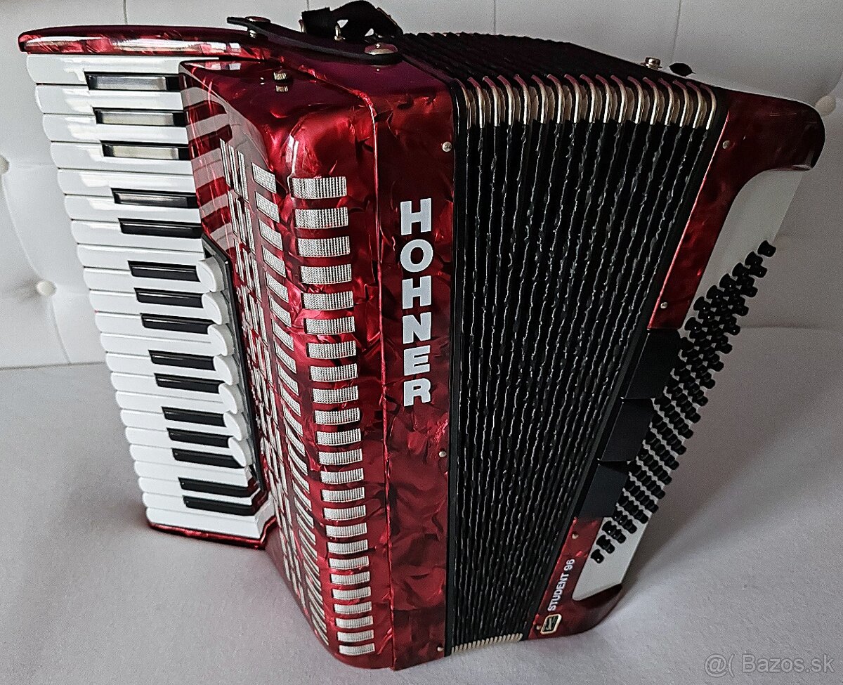 Predam akordeon HOHNER Student 96 bas., TOP stav...